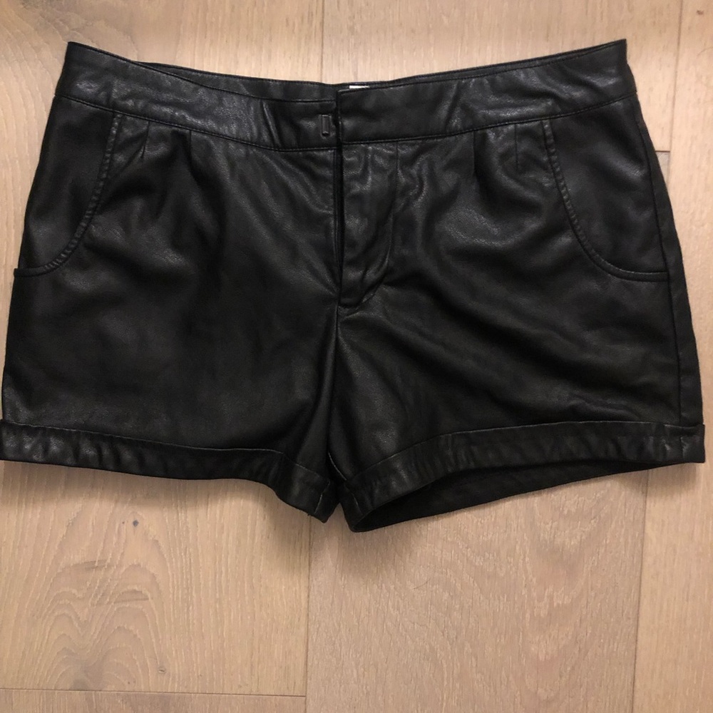 NWOT willow and clay faux leather shorts Sz 2